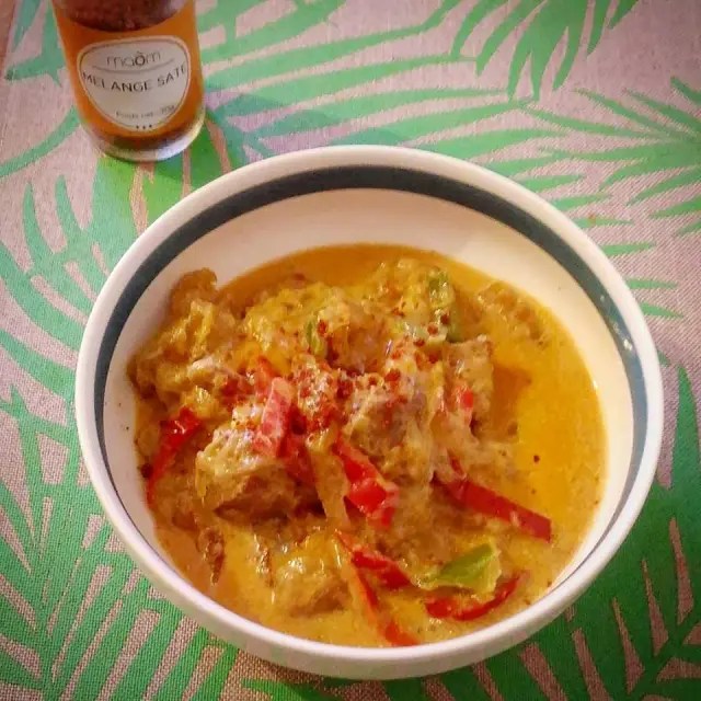 Poulet au lait de coco et&nbsp;saté