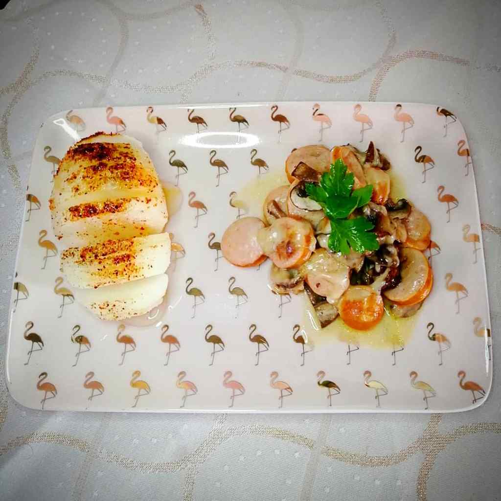 Gratin de champignon, saucisse et morbier accompagné de navet marteau au&nbsp;paprika