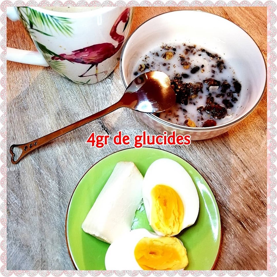 Granola, œuf et fromage 4gr de&nbsp;glucides